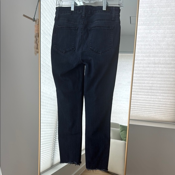 Like New PAIGE Huston Ultra Skinny Jeans - Picture 6 of 9